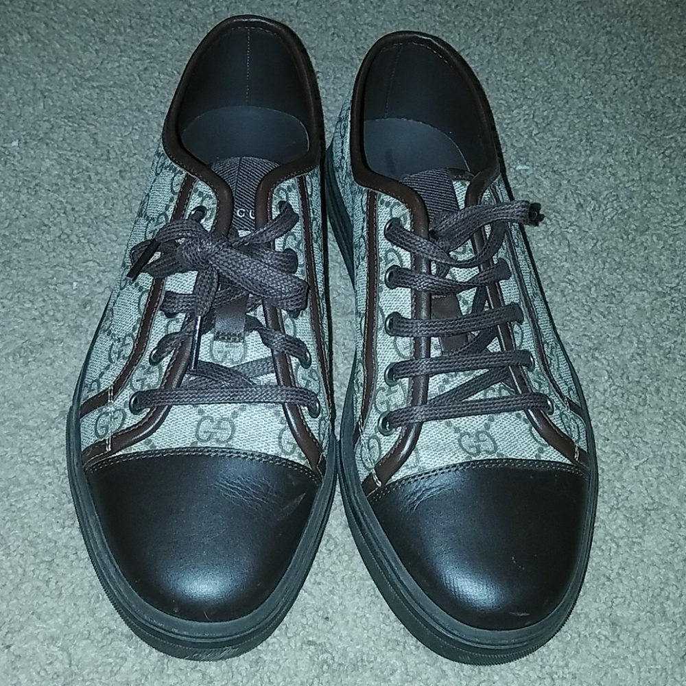 Gucci leather/canvas casual shoe